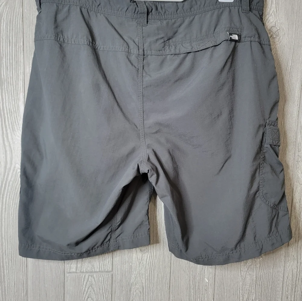 ♡The North Face Dark‎ Gray Cargo Shorts